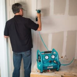 Makita AC001 - Compact Air Compressor - 23.1 Pounds -Generators & Compressors Sales 2 64